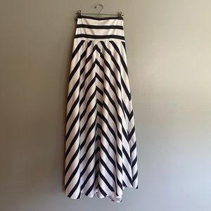 Jessica Simpson Maxi Maternity Dress, L